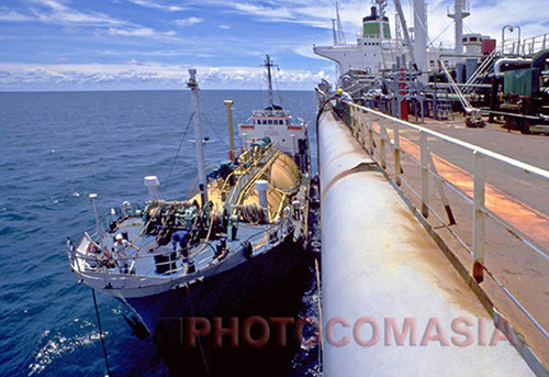 Gas tanker Loading gas in Golf of Thailand Gas tanker Loading Gas offshore In golf of Thailand