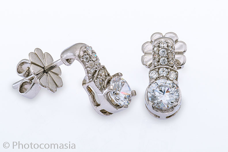 silver_earrings