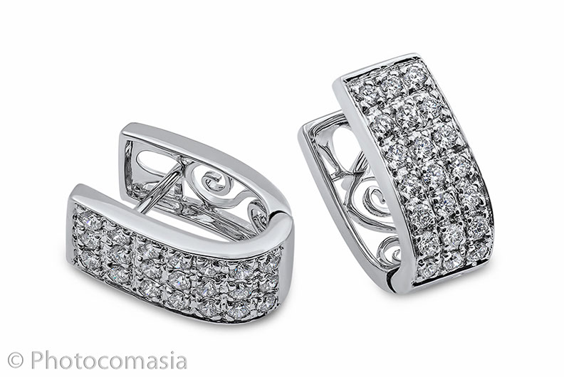 silver_earrings_diamonds